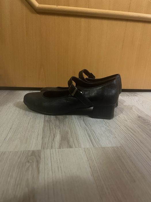 Скарпини за народни танци