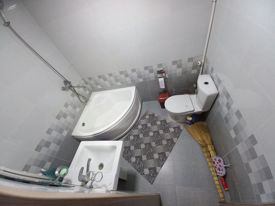 Новастройка 2 хона 4 этаж Микрорайонда жойлашган.Агентство