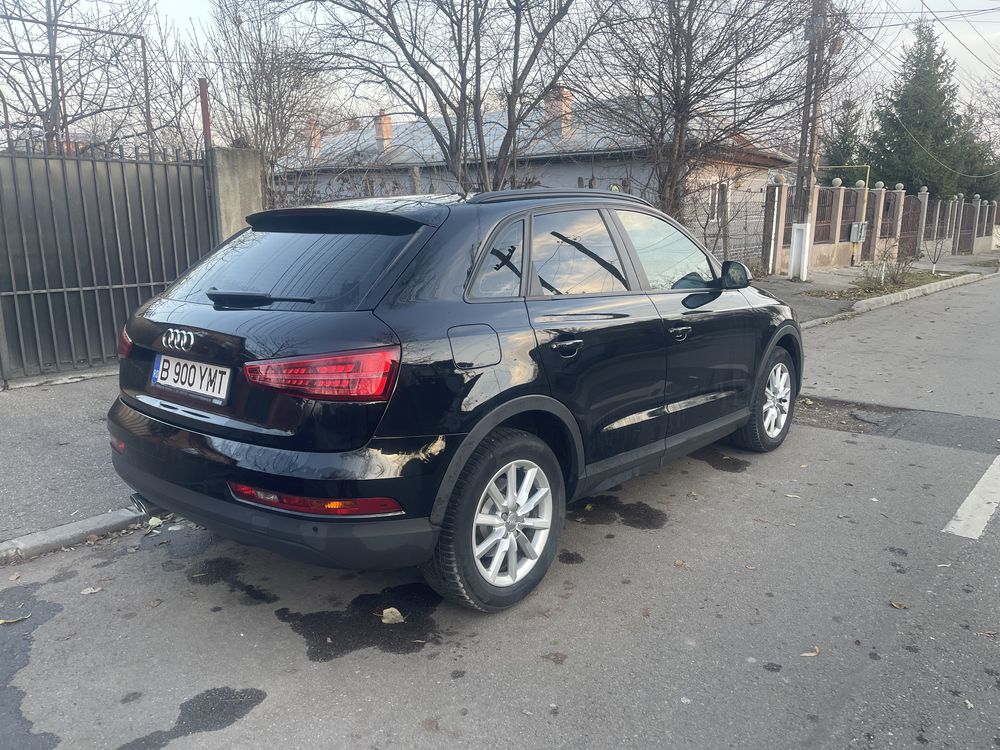 Vand Audi Q3 Stronic quattro