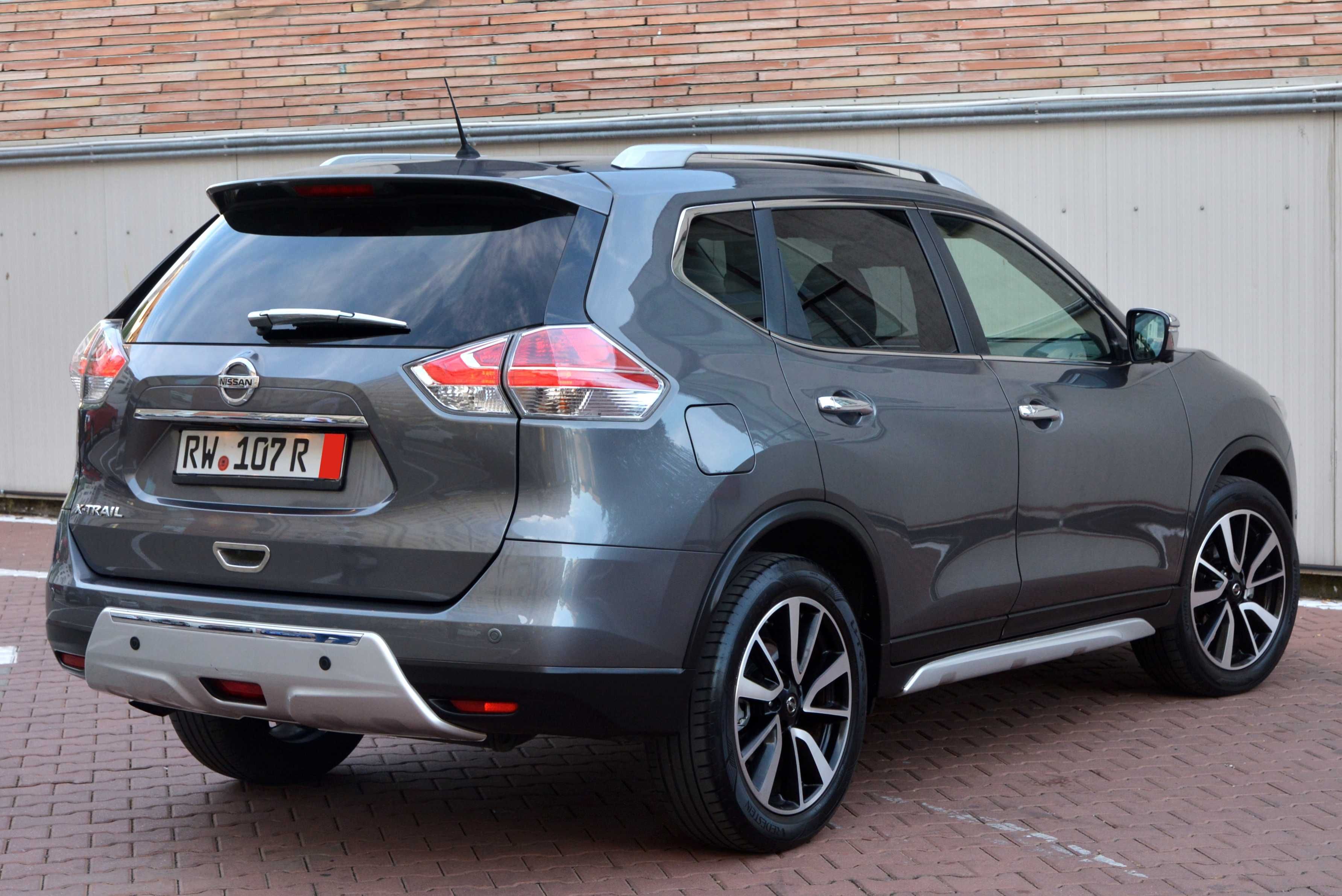 Nissan X-Trail 1.6 / TEKNA / Full Assist / Panoramic / Navi 3D