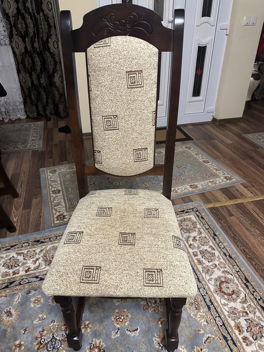 Masa cu 8 scaune lemn masiv