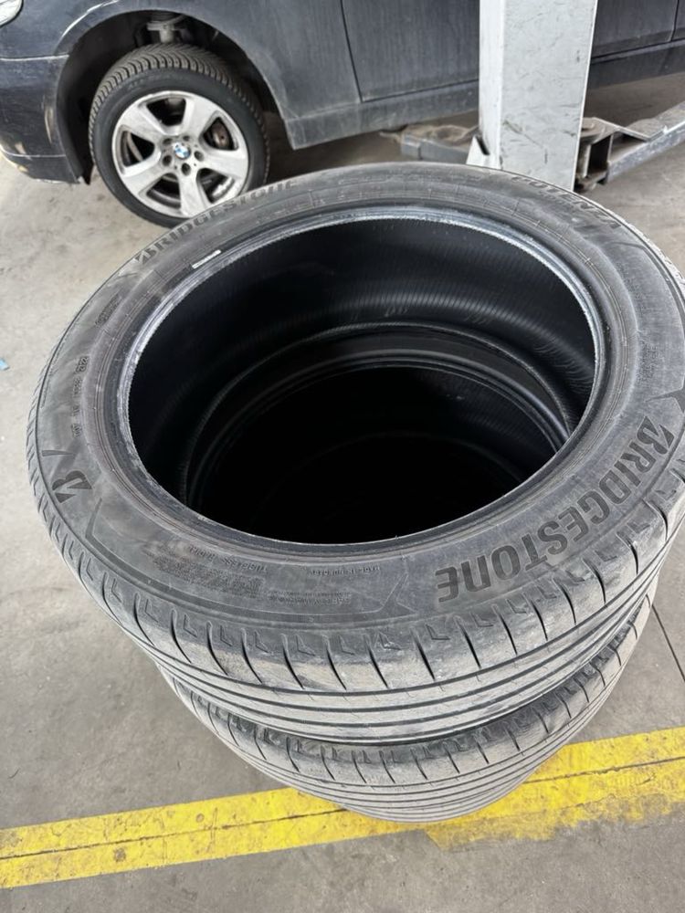 Vând anvelope de vară Bridgestone