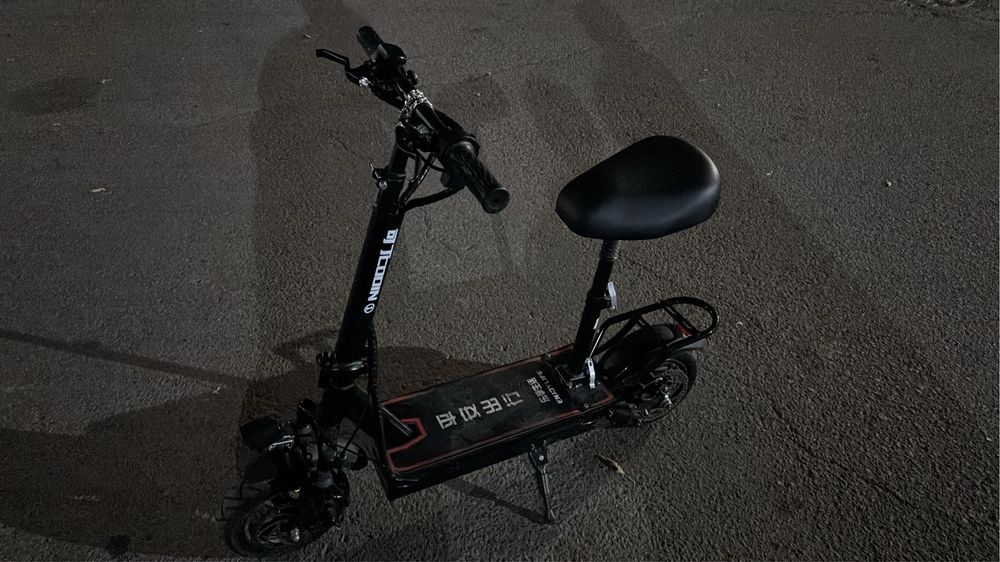 Электросамокат почти новый