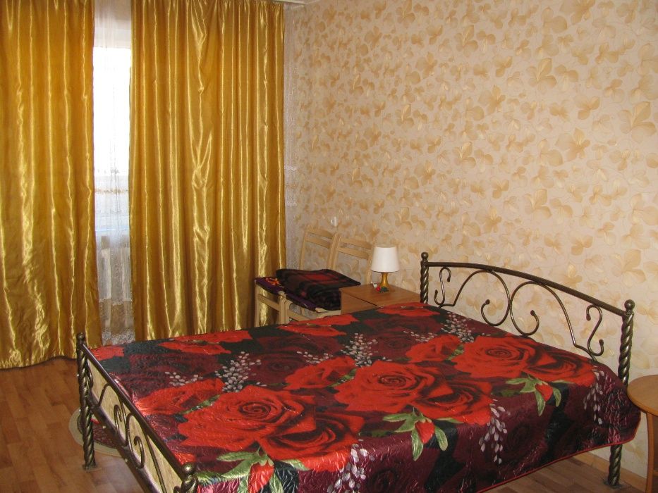 1 комн кв , ,КЖБИ.,25магазин,ул Маяковского ,часы,ночь.