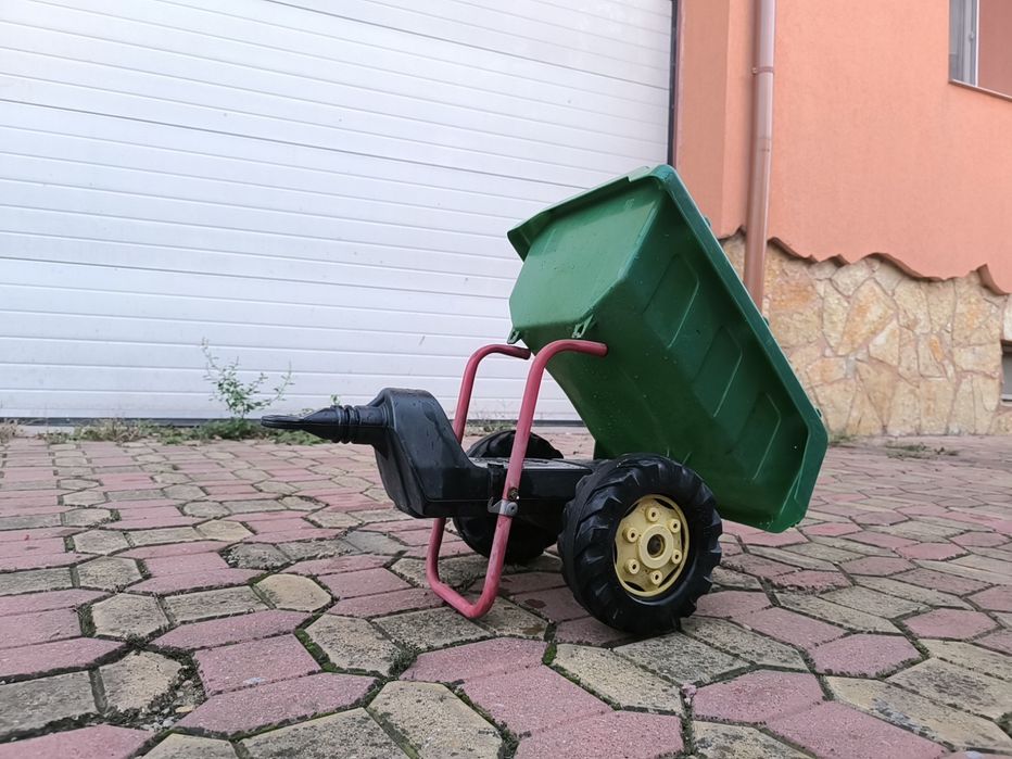 Vând tractoraș pentru copiii.