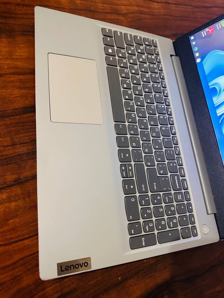 Lenovo noutbuk holati ideal kam ishlagan