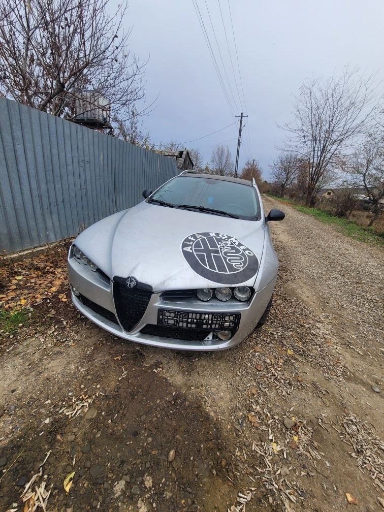 Dezmembrez Alfa Romeo 159 - 1.9 8v (120 cp) si 1.9 16v (150 cp)