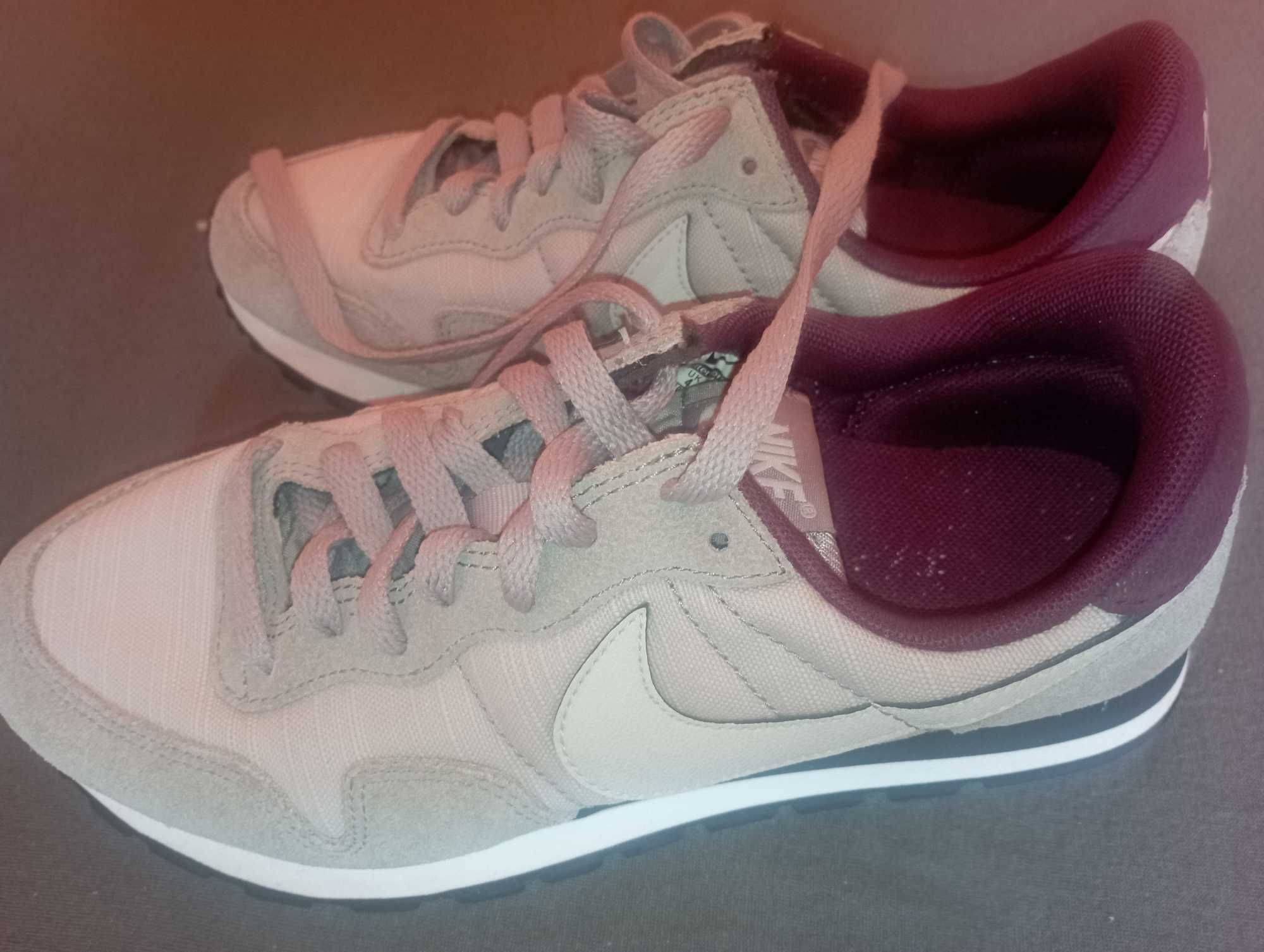 Дамски маратонки nike new balance,bench