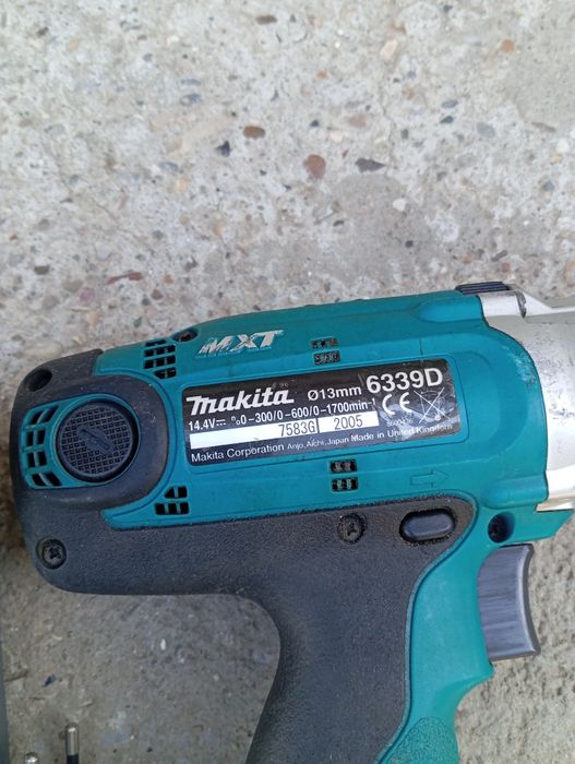 Makita 6339D de găurit și infiletat