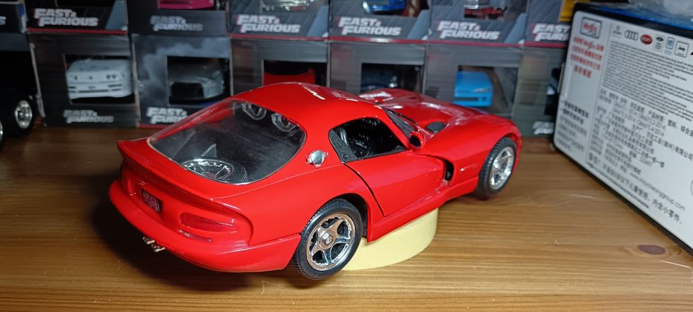 Dodge viper gts maisto