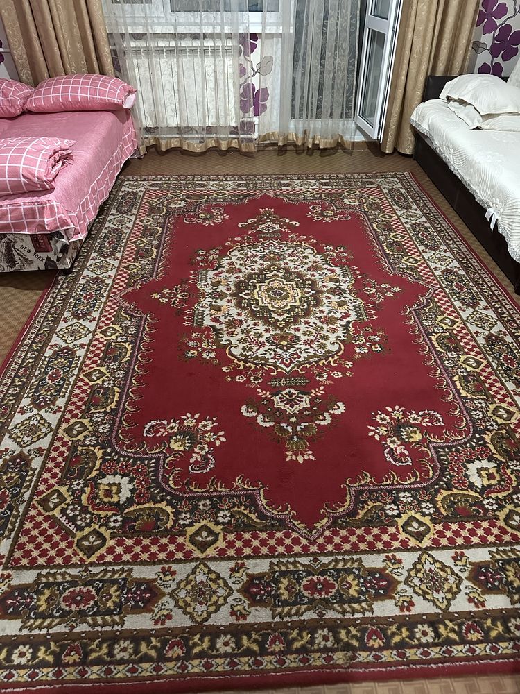 Продам ковер 2х3