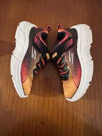 Adidasi skechers marimea 26