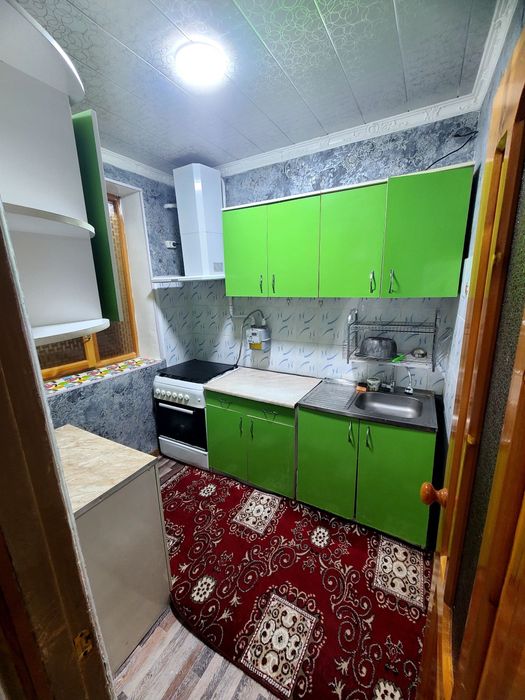 Сотилади.. 2 хона 1 этаж, Берёзка, 1 микрорайон