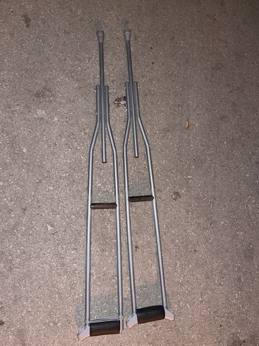 Патерици един чифт