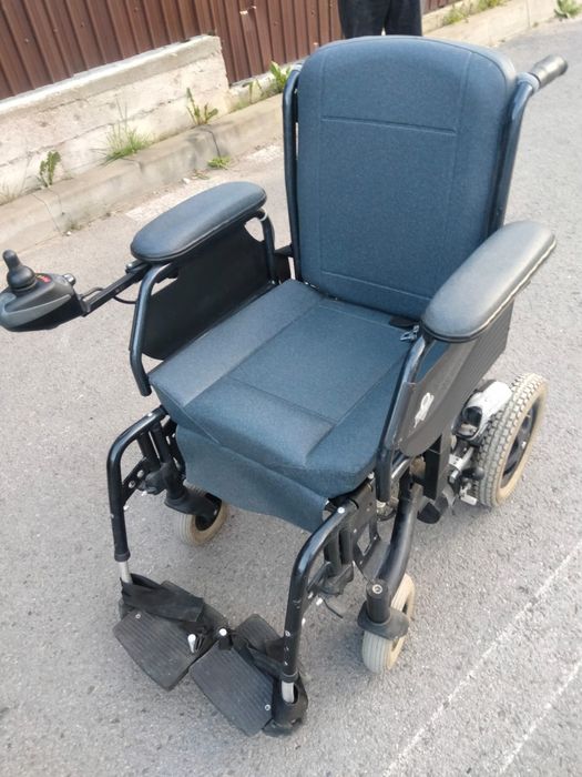 Scaune rulante comanda joystik