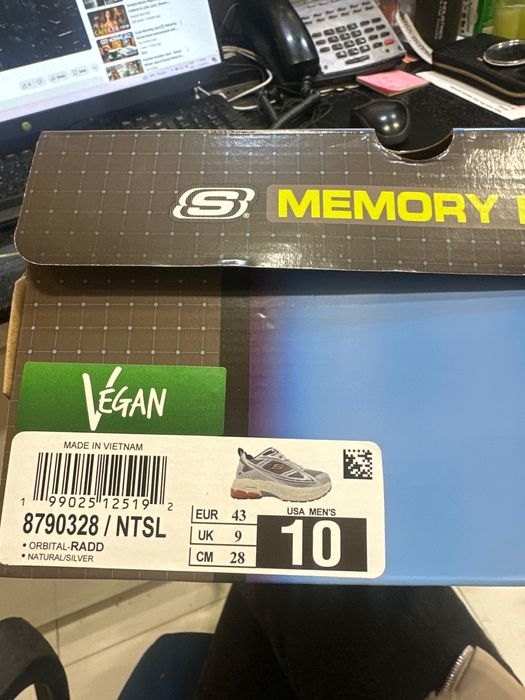 Нови мъжки маратонки Skechers сребърни