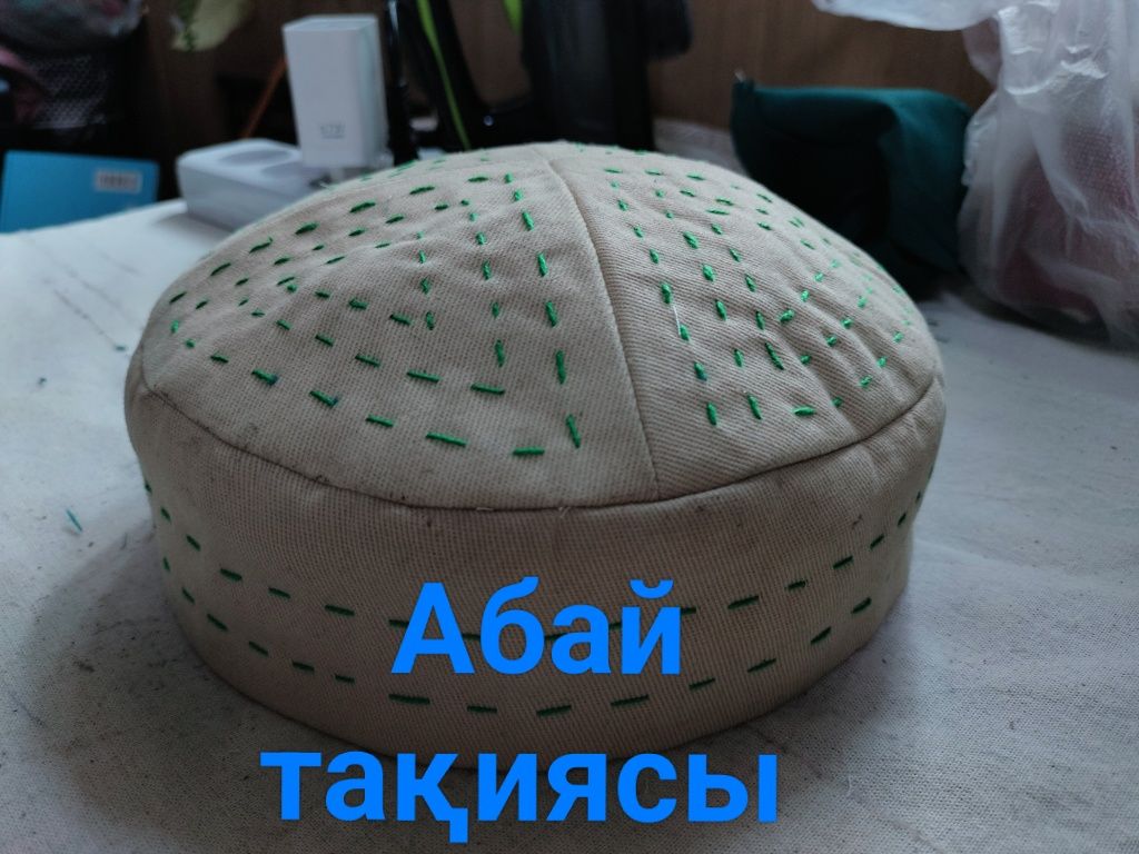 Абай тақия, корсет,қазақи әшекей бұйымдар.