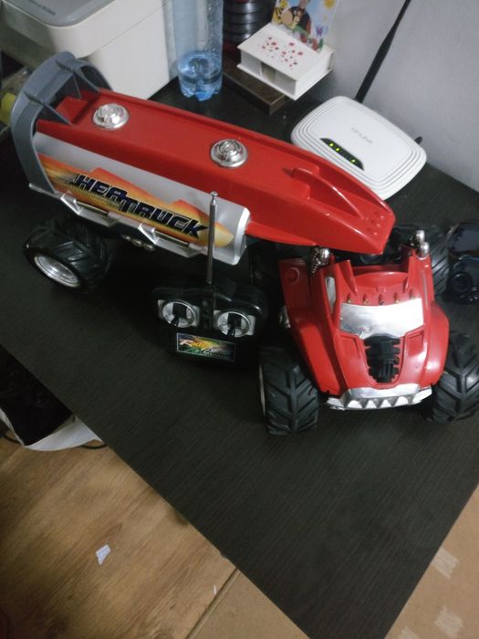 Vand masina cu telecomanda