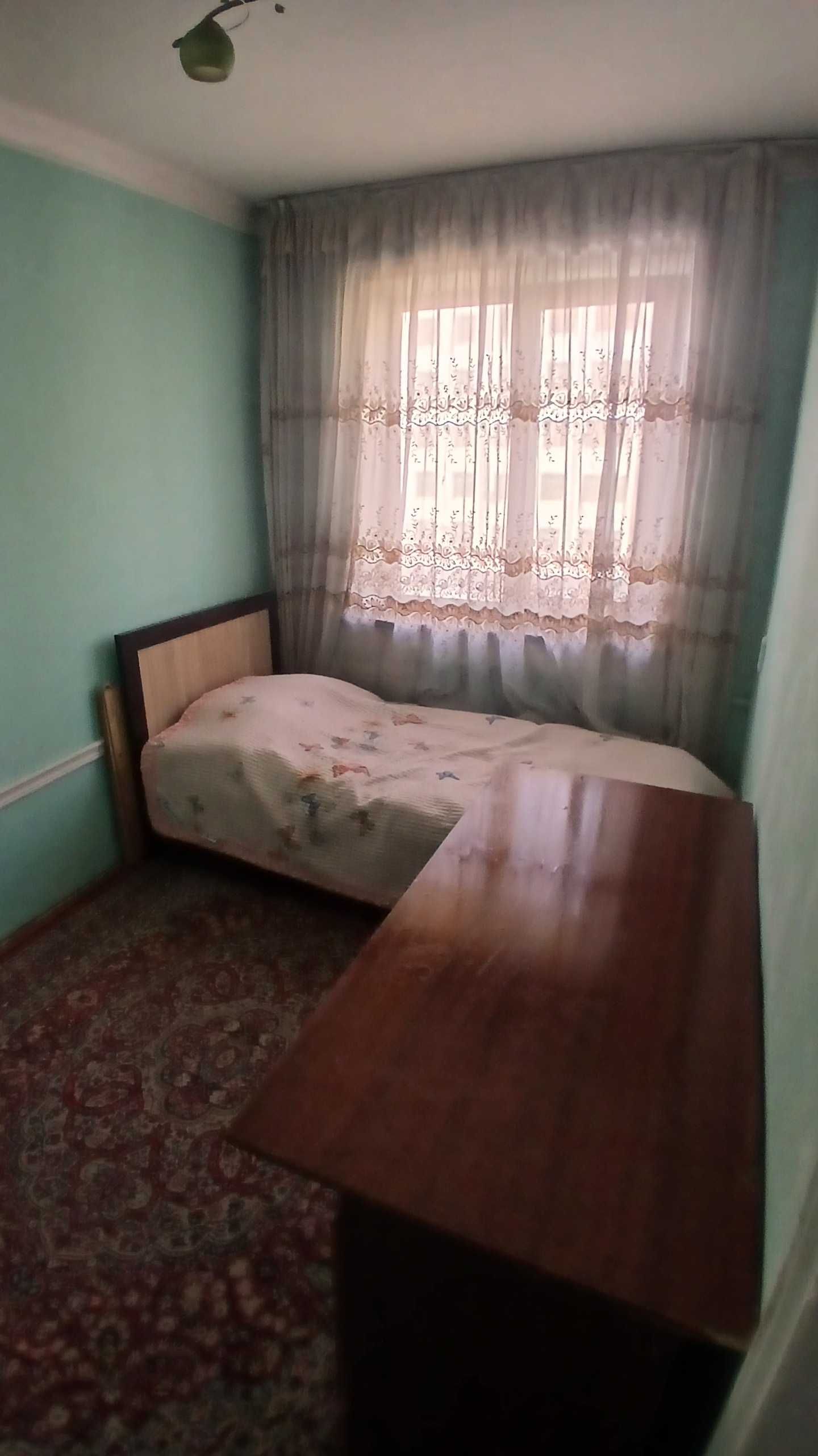 3 xonali kvartira sotiladi
