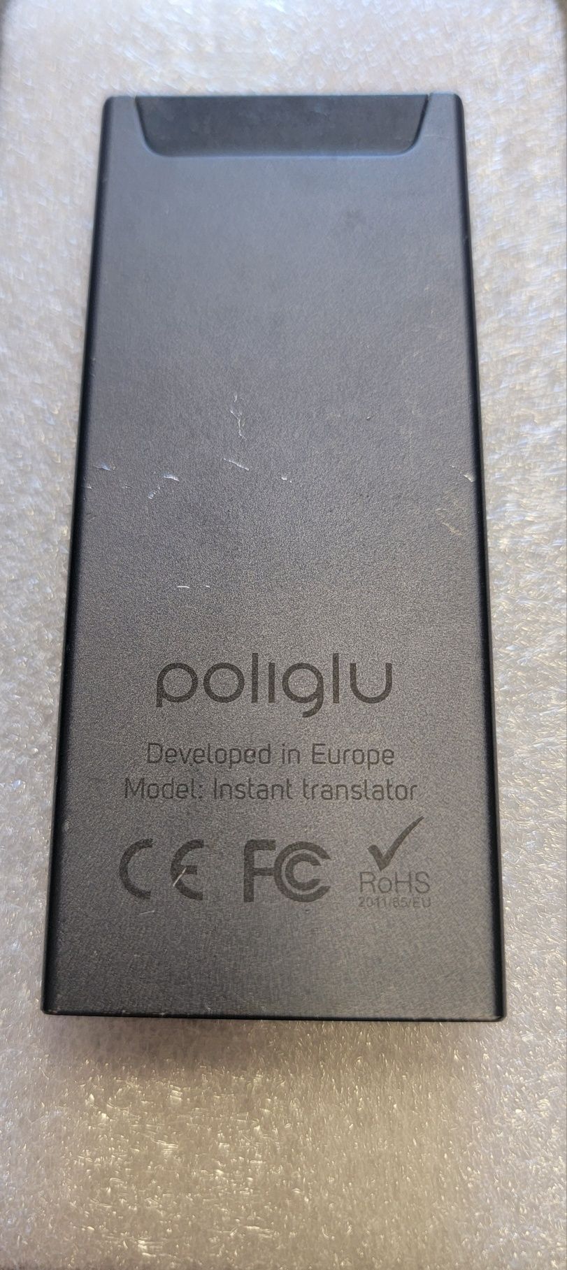 Poliglu instant translator