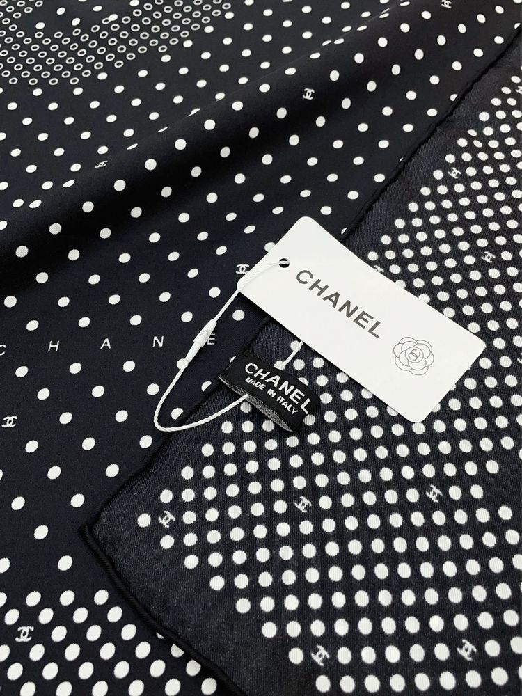 Esarfa Chanel stoc