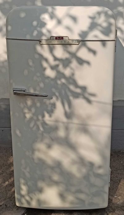 Холодильник Зил Москва в рабочем состоянии