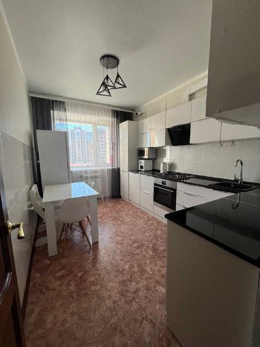 2-комн. квартира, 55м², р-н Аэропорт микрорайон.
