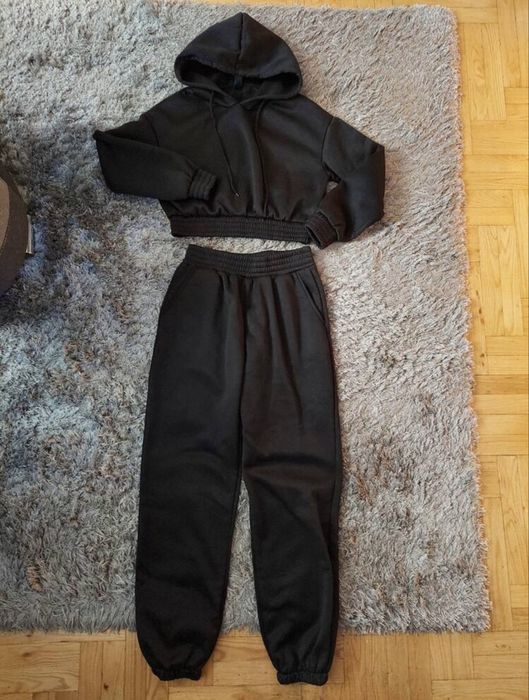 Черен ватиран екип