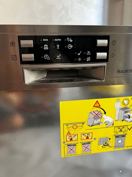 Mașina spălat vase Electrolux