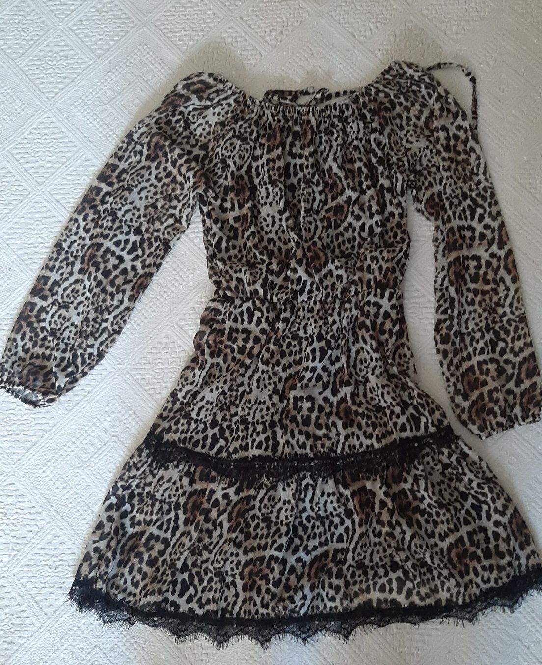 Rochie varsta 13-14 ani din voal cu animal print.