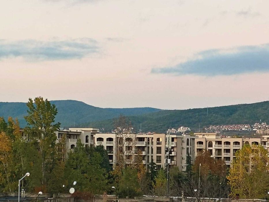 Обзаведен двустаен идеално местоположение басейн