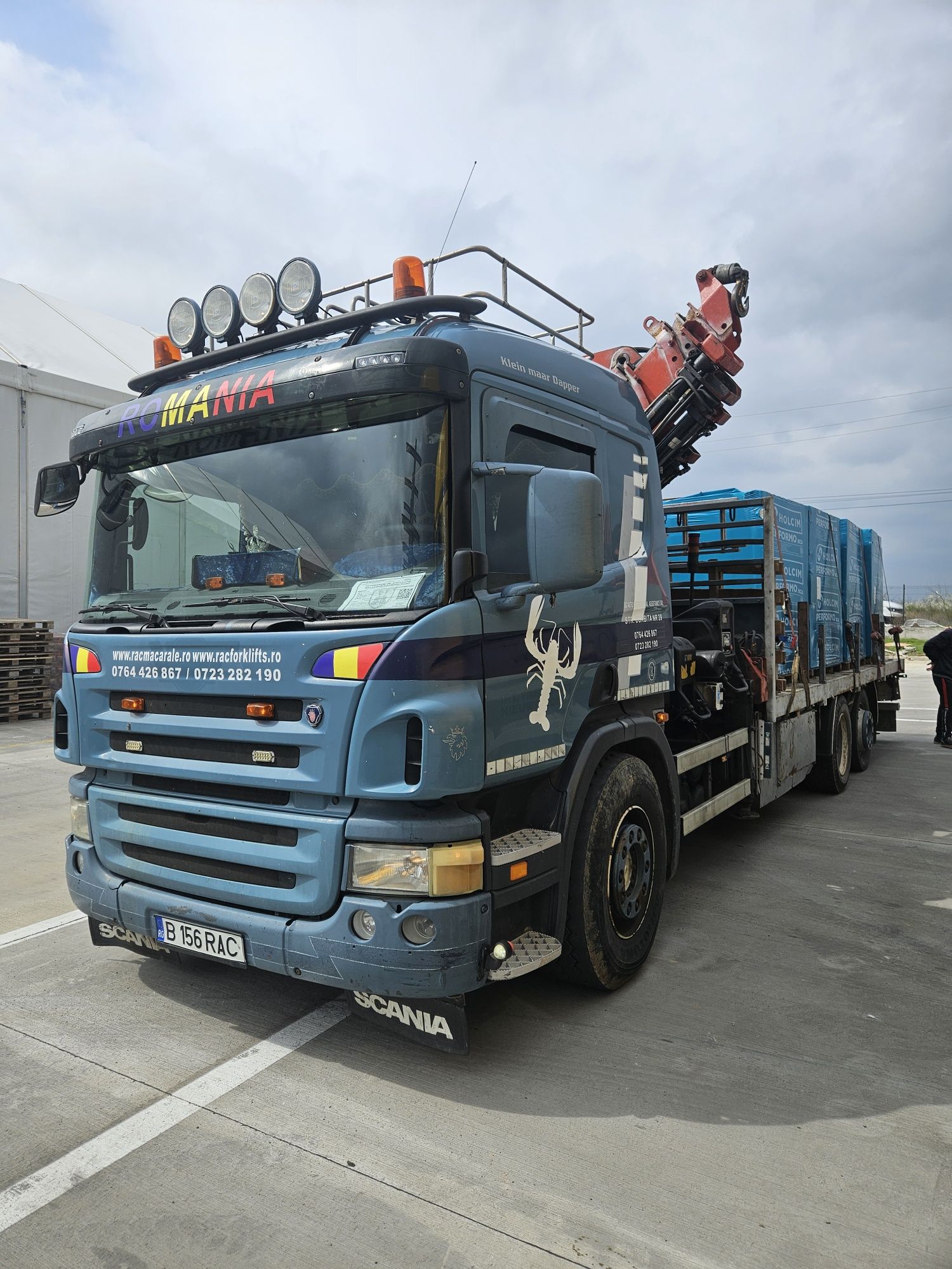 Inchiriere Camion cu Macara Transport Containere Utilaje Nacele Cnc
