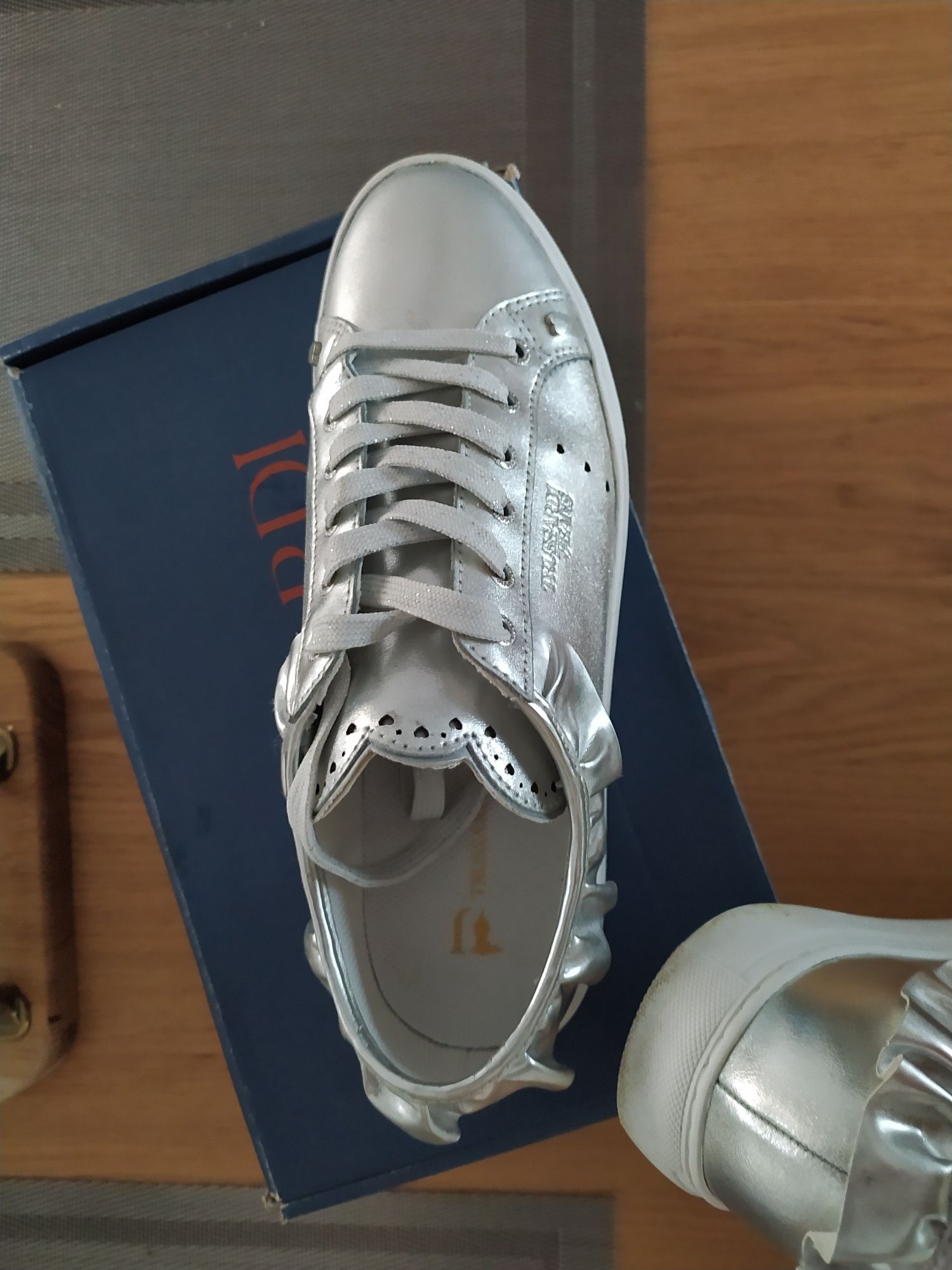 Trussardi, Steve Madden, Paul Green