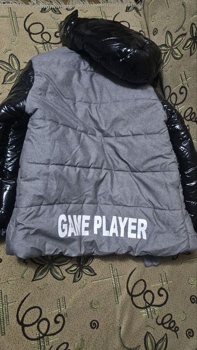 Kurtka sotiladi 158/164 razmer