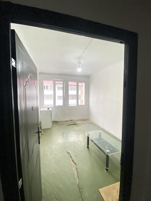 Vindem cameră de cămin