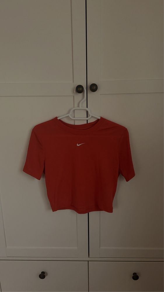 Tricou Nike, crop top