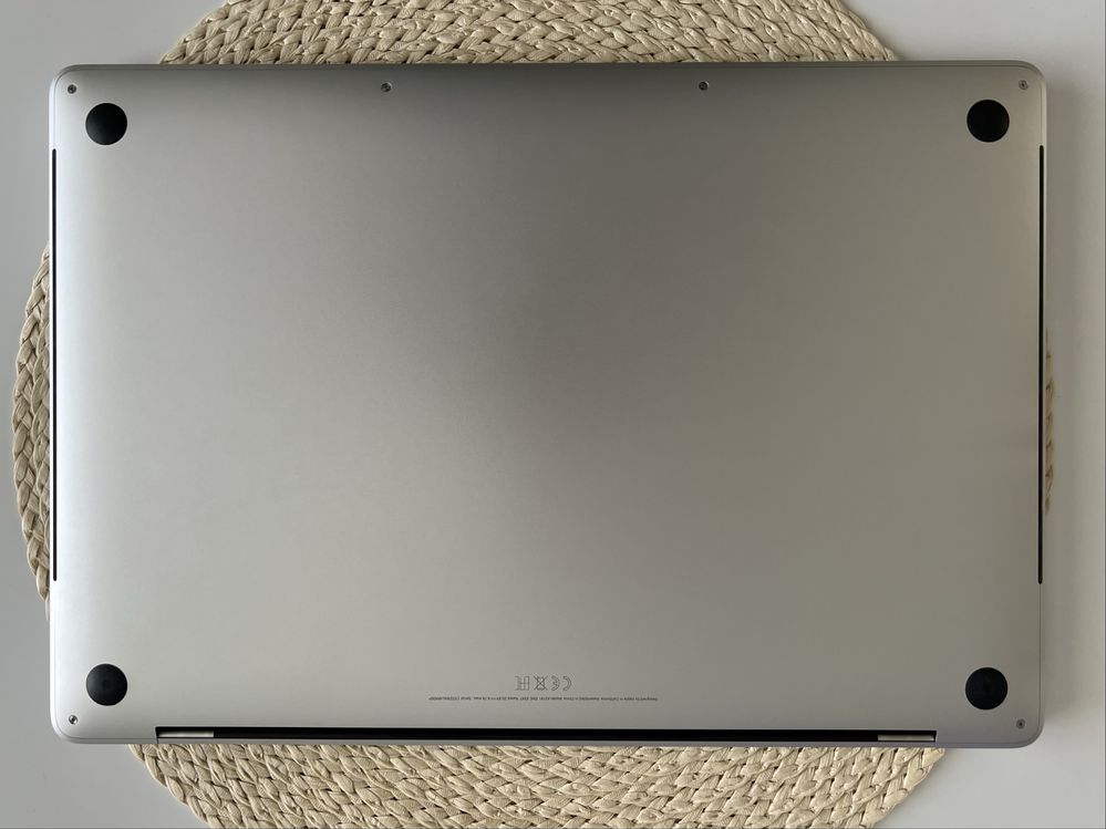 Apple Macbook Pro 16”