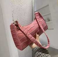 Нова дамска чанта веган лак dusty pink