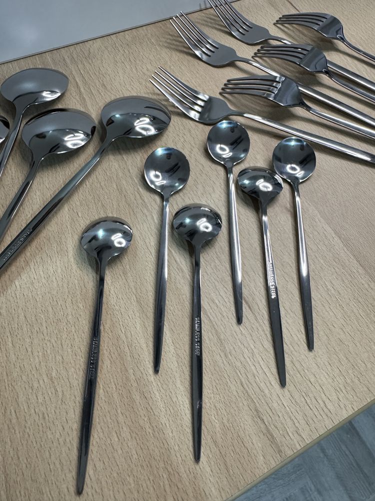 Set tacâmuri din inox