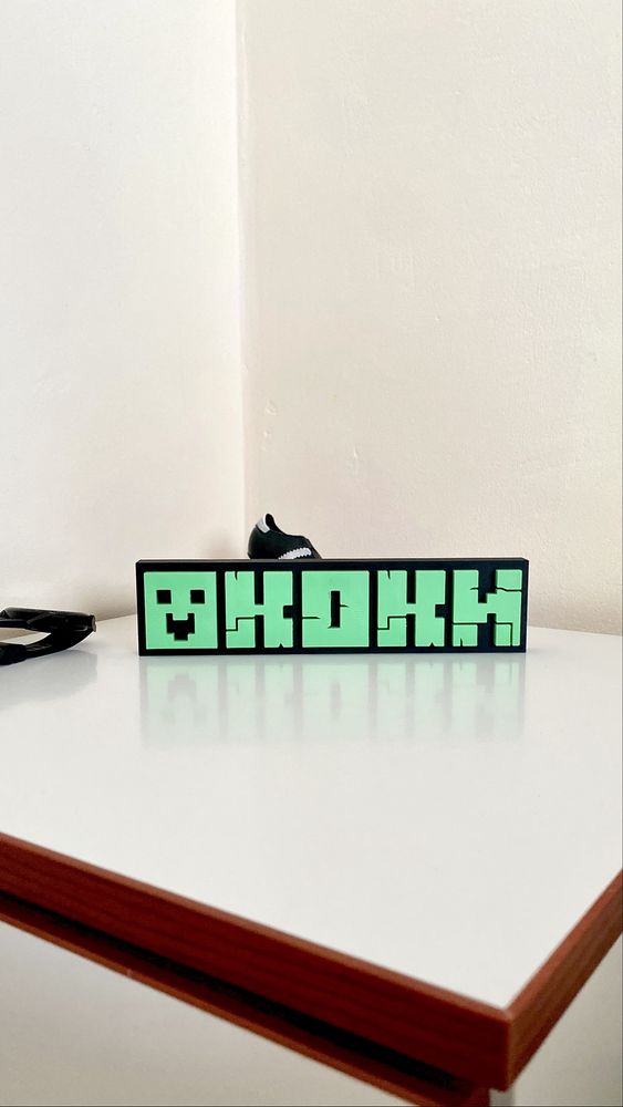Индивидуална табела с име за деца – Minecraft стил