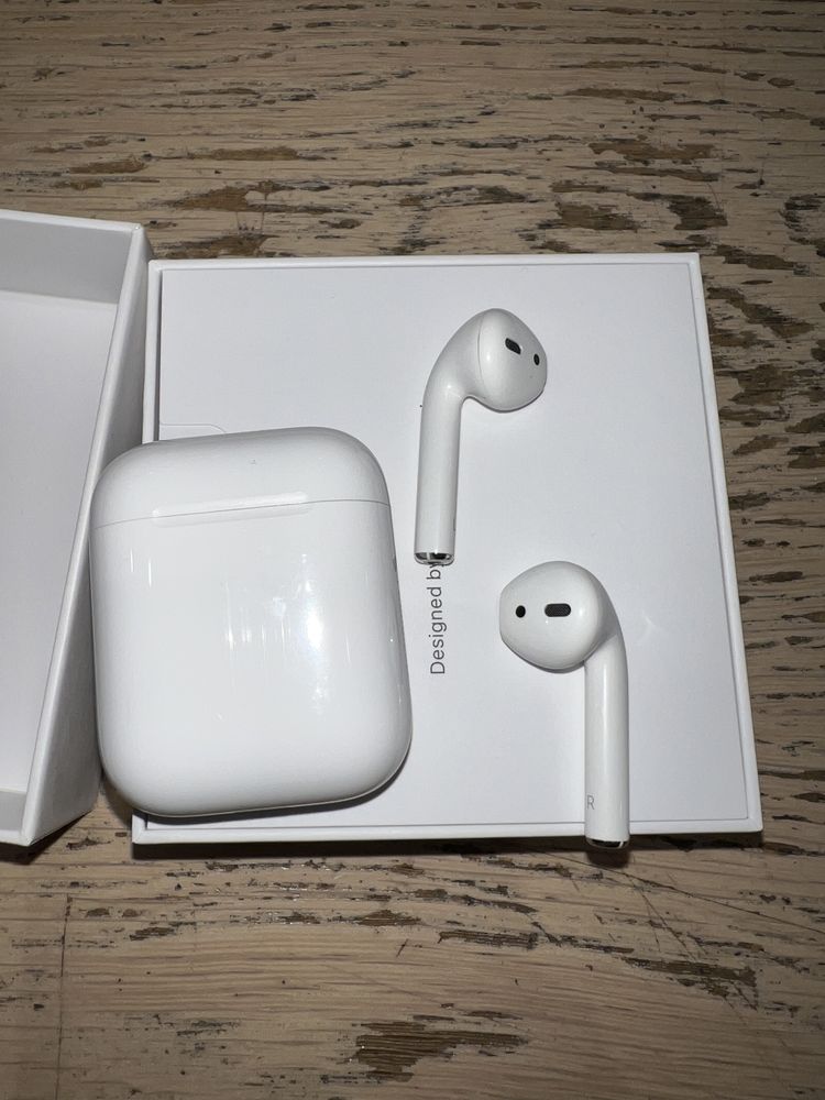 Airpods 1 версия оригинал состояние отличное