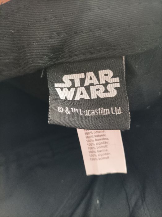 Оригинална чисто нова шапка с козирка на STAR WARS !