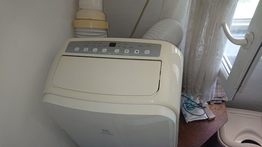 Aparat aer conditionat portabil Electrolux 12000Btu