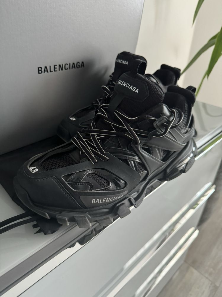 Оригинални Balenciaga track sneaker IN FADED BLACK