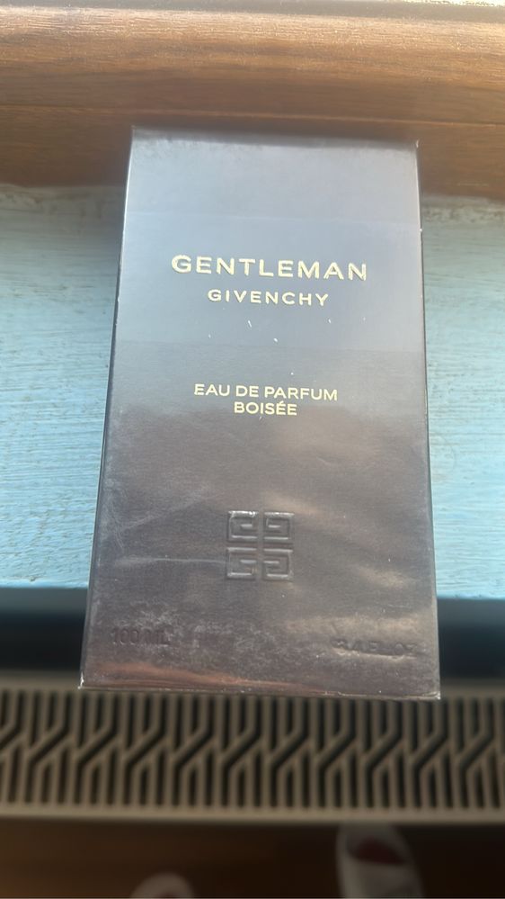 Gentleman givenchy eau de parfum boisee SIGILAT