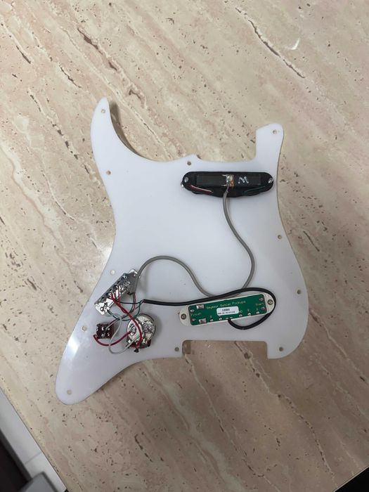 Pickguard Strat Seymour Duncan Hot Rail + Kramer Dual Rail