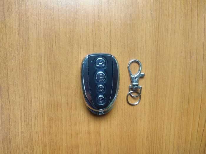 Telecomanda clona alarme/porti/bariere