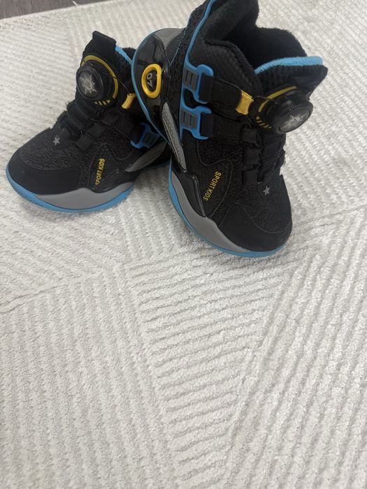 Ghetute marime 27 in stare f buna