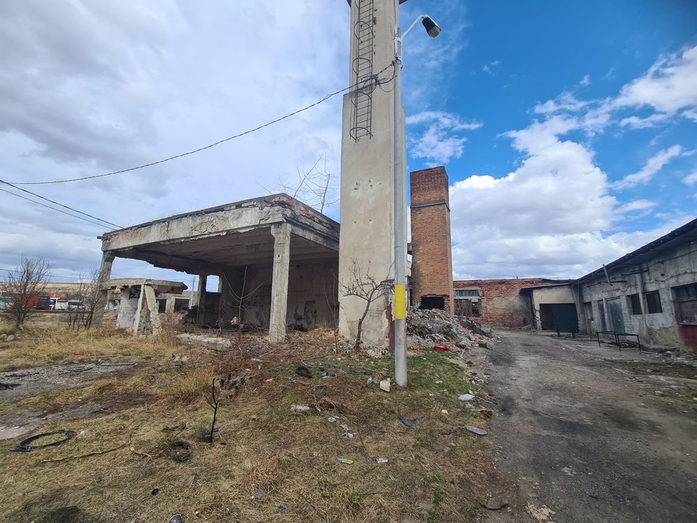 Vand Hala / Structura din beton /Spatiu depozitare