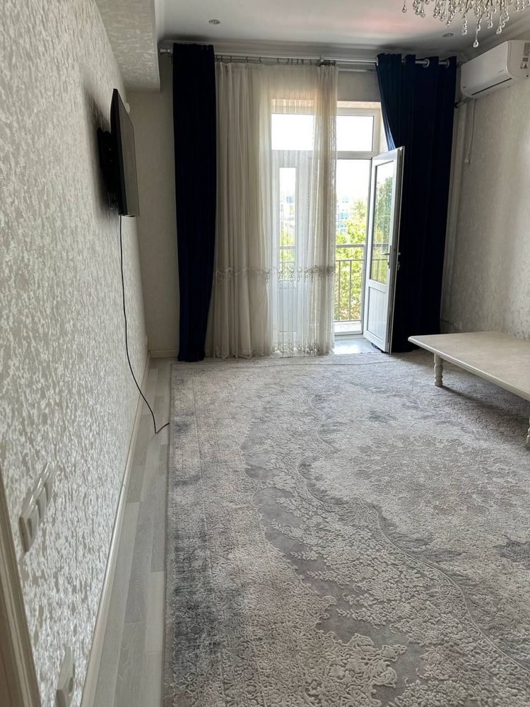 Chilonzor E kvartalda navastroyka uy sotiladi